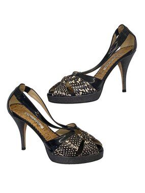 Vintage Oscar de la Renta black patent platform pumps